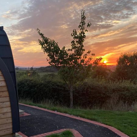 Hotel Rabbit Glamping Pod School House Farm Leighton  Exterior foto