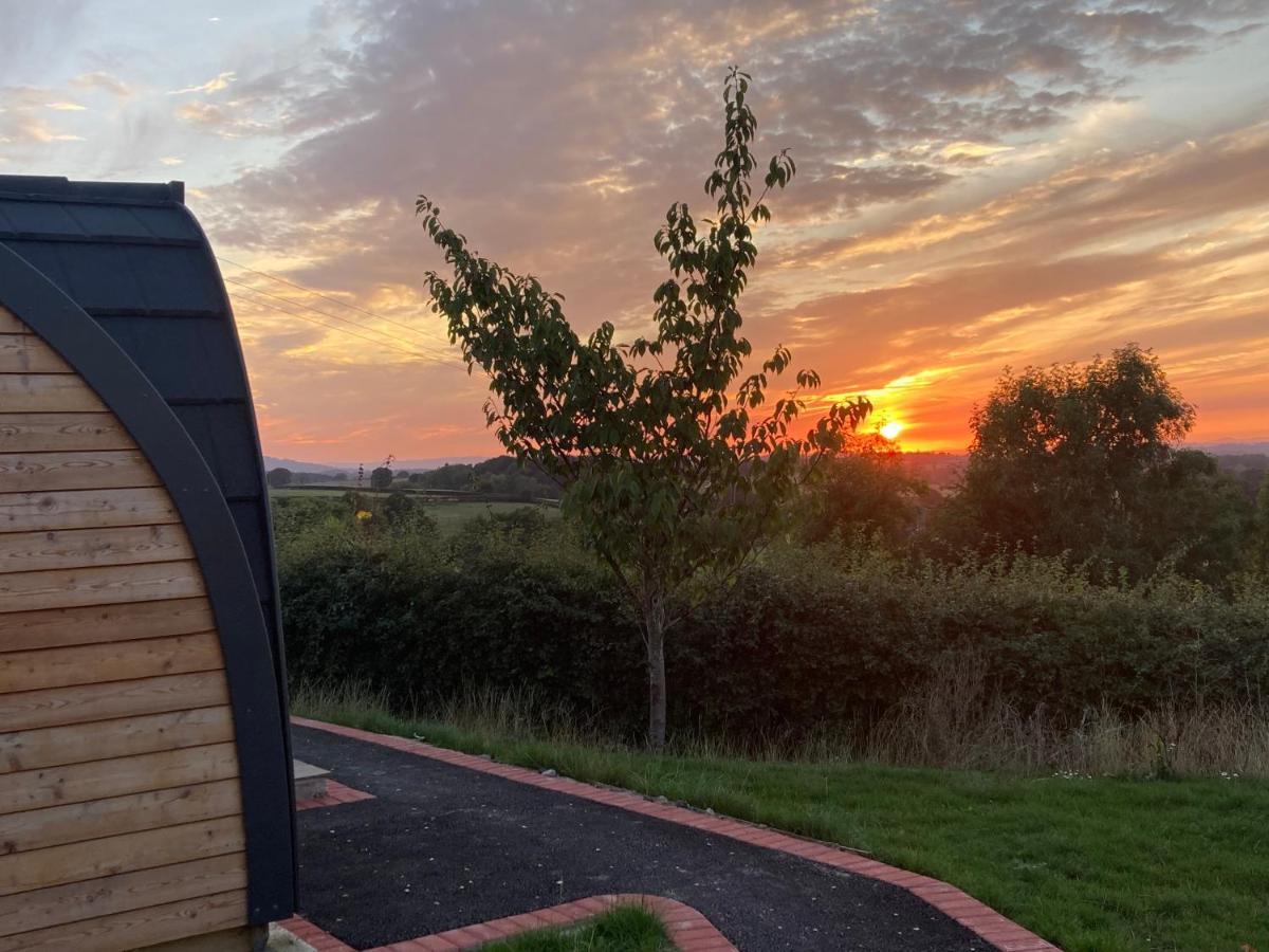 Hotel Rabbit Glamping Pod School House Farm Leighton  Exterior foto
