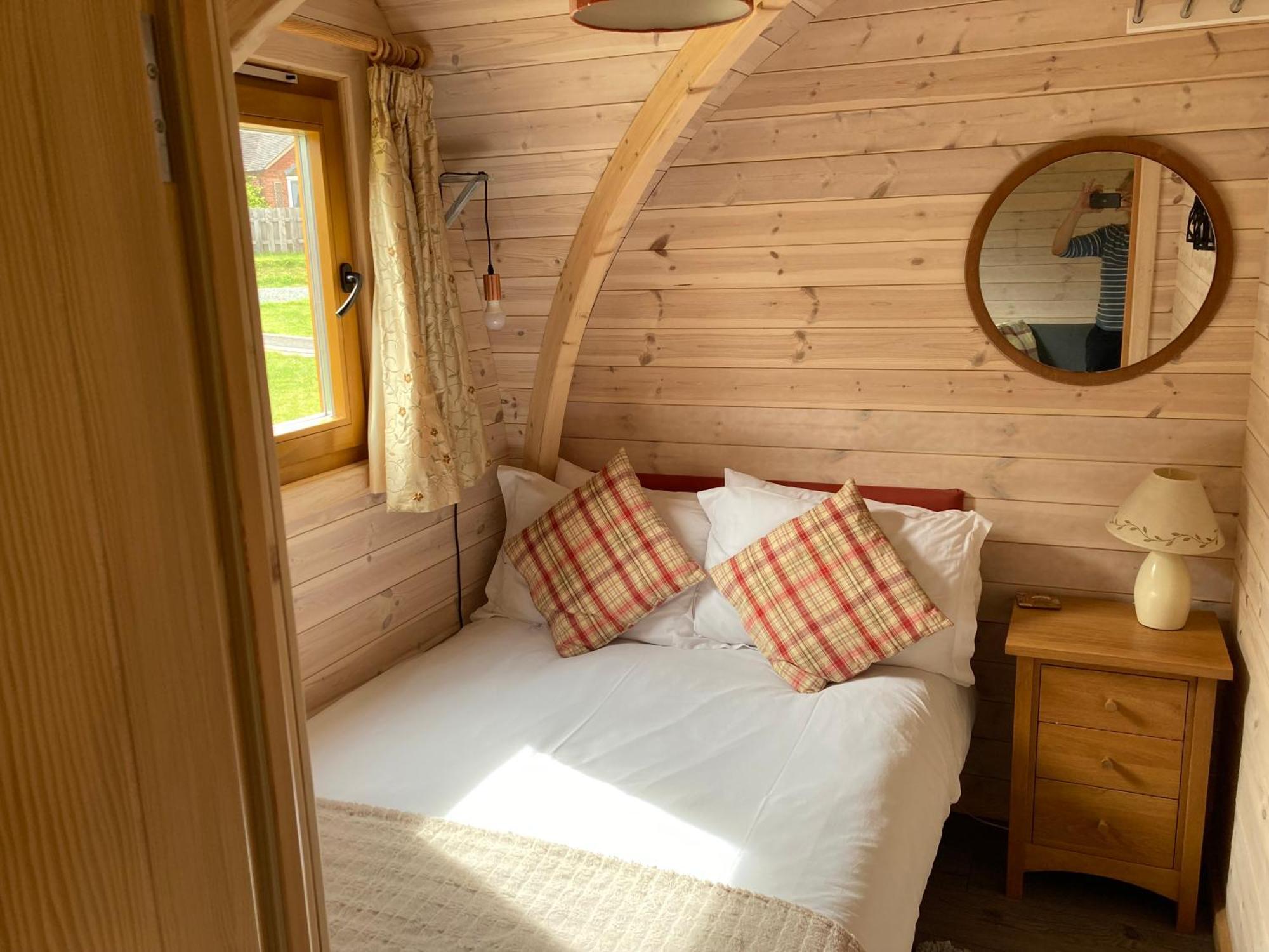 Hotel Rabbit Glamping Pod School House Farm Leighton  Exterior foto